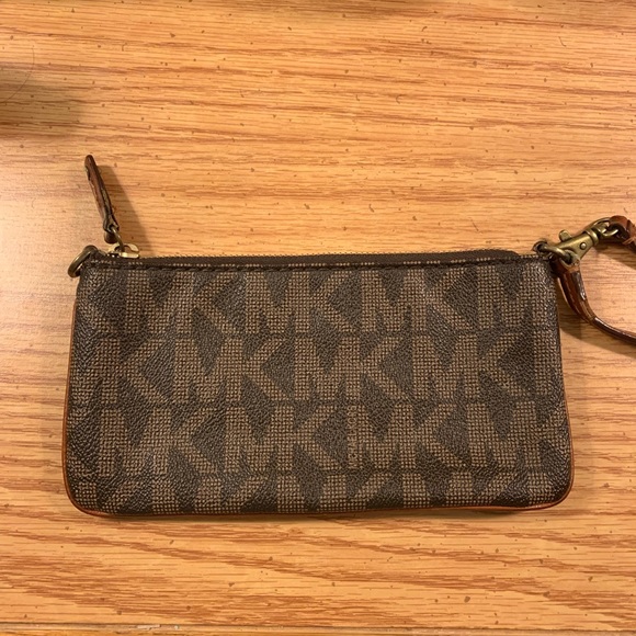 Michael Kors Handbags - Michael Kors logo wristlet